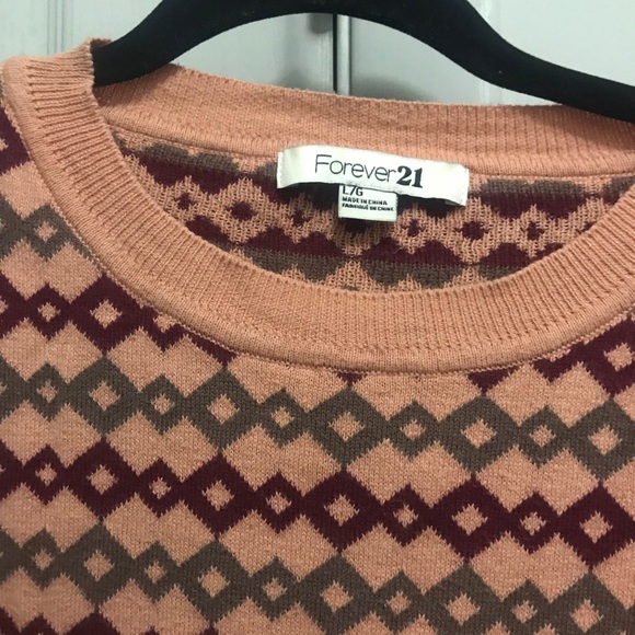 Pink geometric sweater - Picture 3 of 5